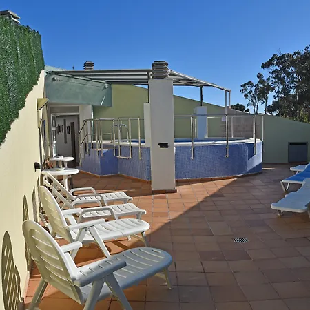 Ar Dosjoimi Hotel *