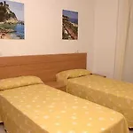 Hotel Ar Dosjoimi *